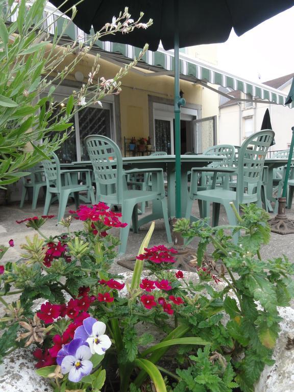Café Hôtel de la Gare Champagnole Exterior foto