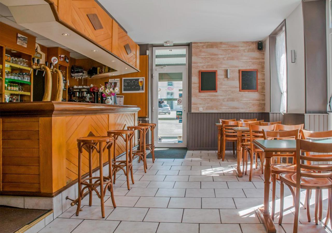 Café Hôtel de la Gare Champagnole Exterior foto